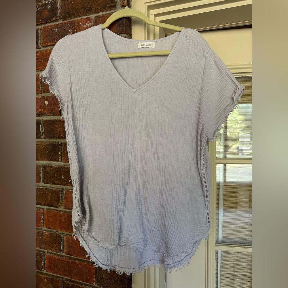 Bella Dahl Frayed Edge Gauze V Neck Blouse size L